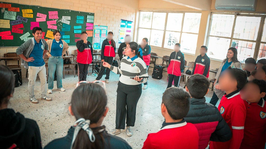 Durante la Feria de Salud Mental, más de 380 alumnos participaron en actividades de autocuidado y reflexión sobre la importancia de la salud emocional. Fotografía cortesía por el Gobierno Municipal de Montemorelos.