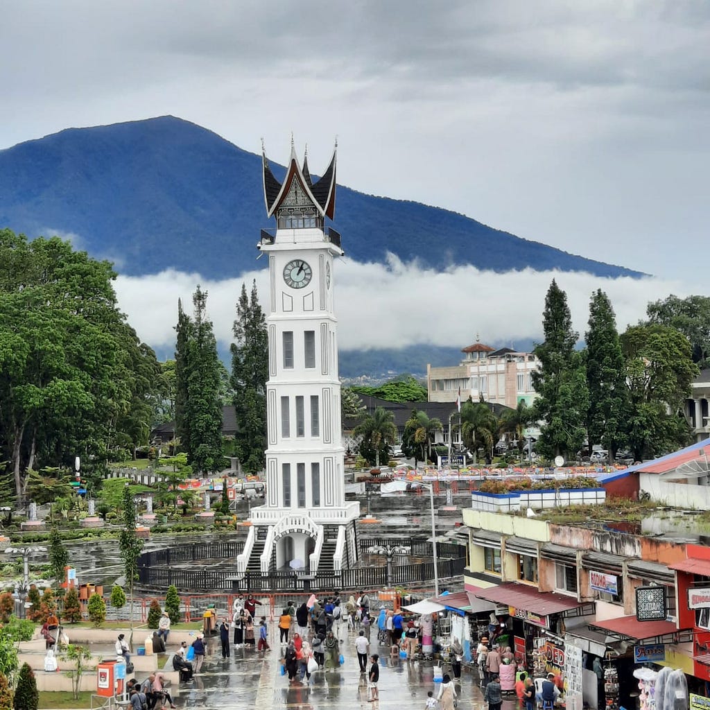 Pamandangan Jam Gadang dari Ateh Pasa Ateh