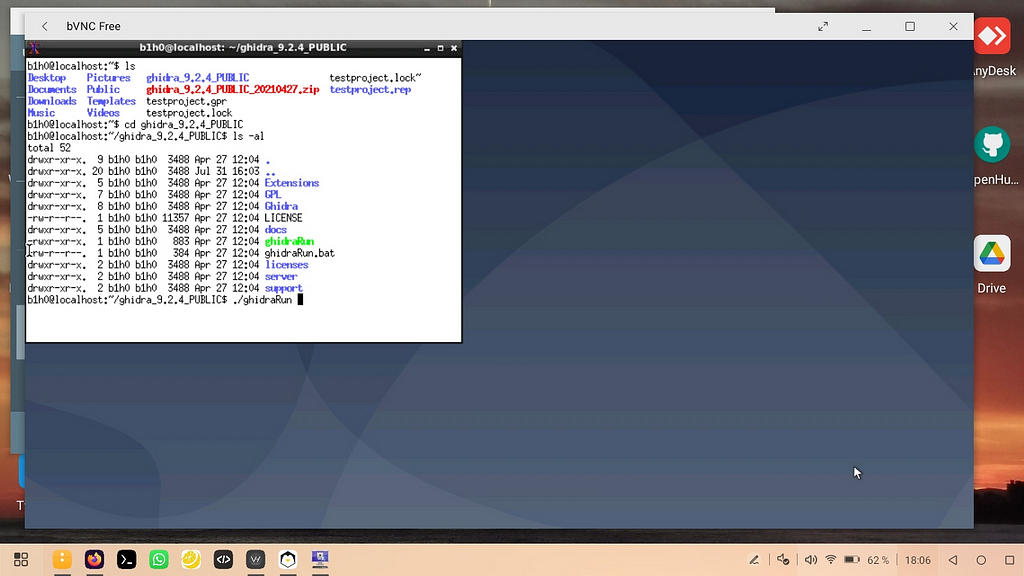 Muestra de consola con Ghidra descargado e instalado en Debian dentro de UserLAnd