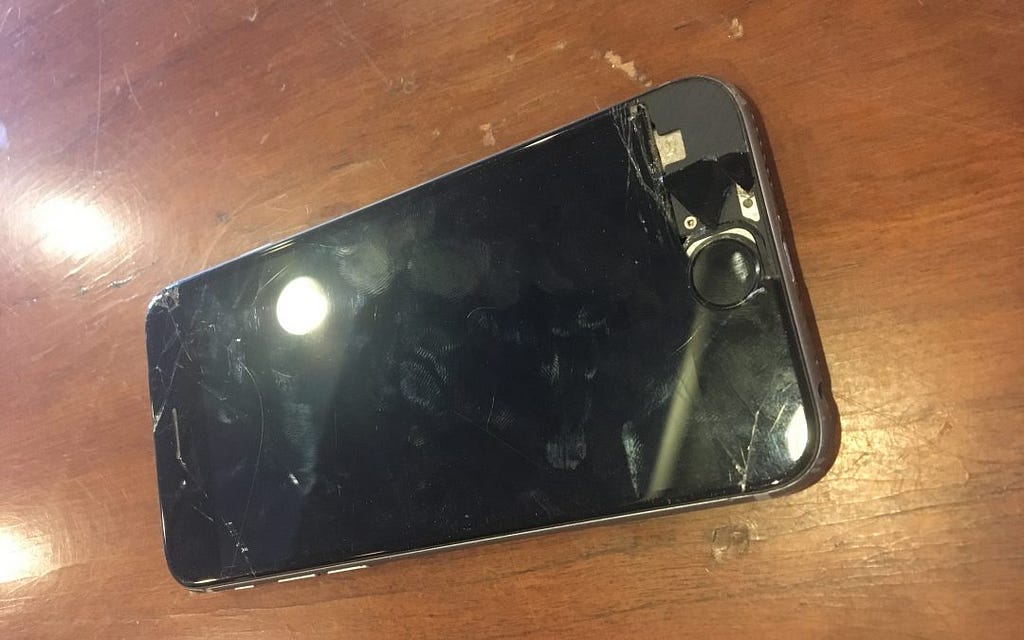 Cracked iPhone 7 Screen