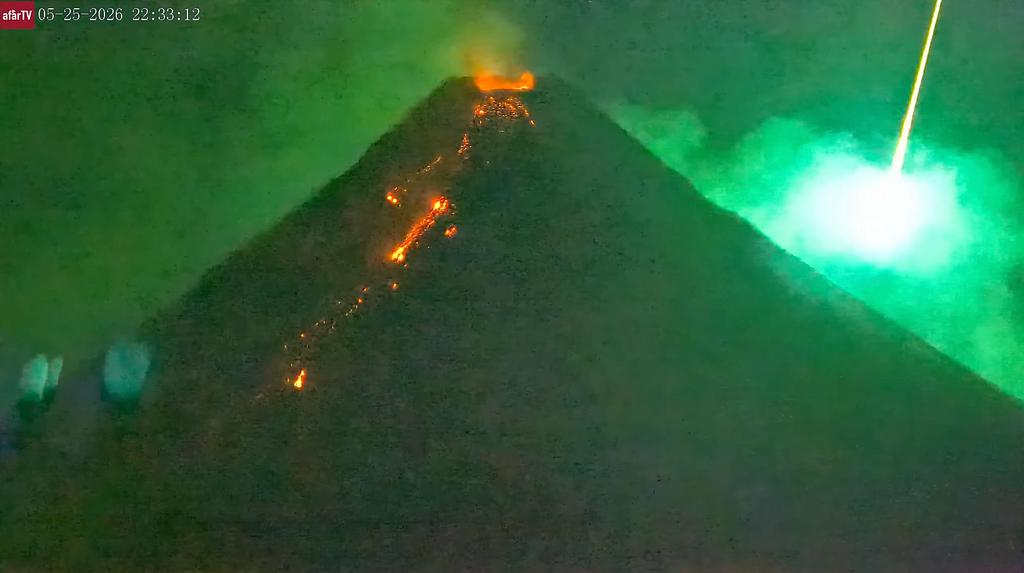 The Mysterious Rising Light After a Meteor Strike Near a Volcano in the Philippines is Not Aliens