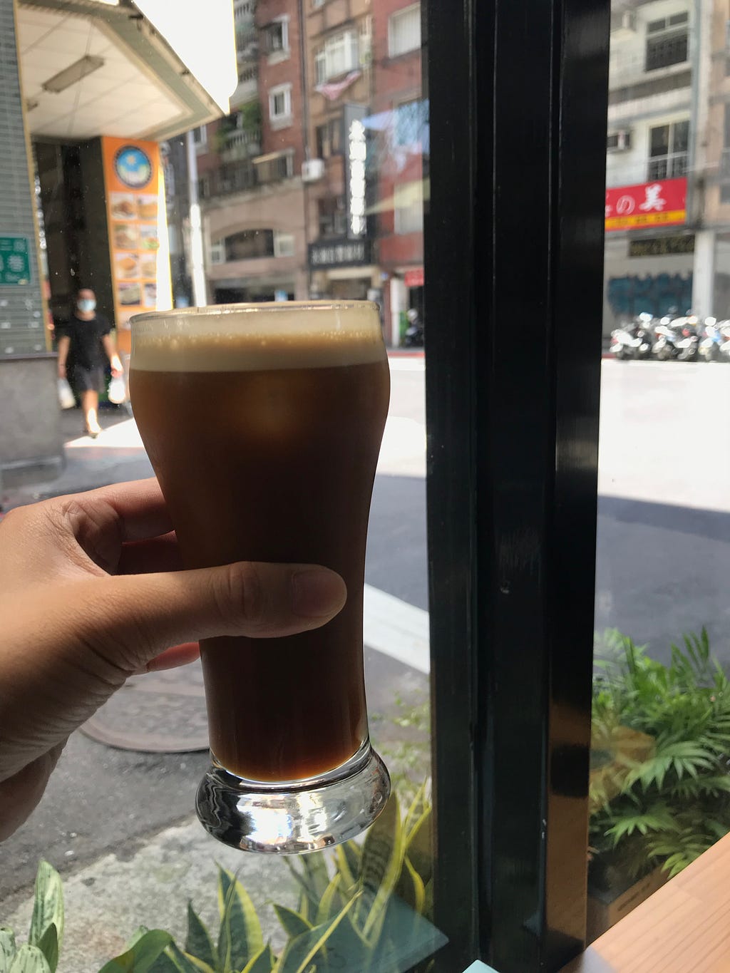西門咖啡廳-沙龍咖啡的偽啤酒冰咖啡