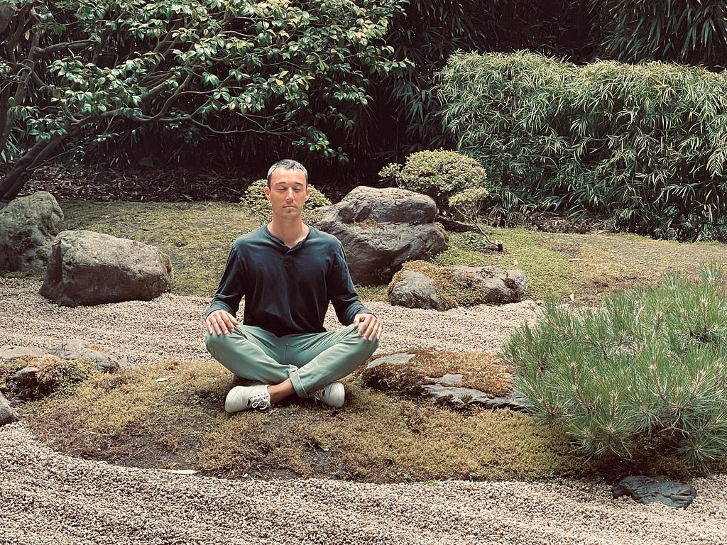 Meditate Daily for 90 Days: Three Friends. Three Different Reasons. One Bucket List Goal.