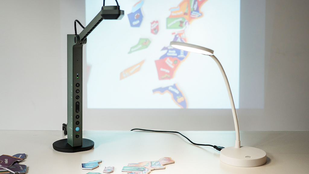 Add additional illumination with the LED desk lamp, and/or use the built-in battery to provide power for your VZ-R.