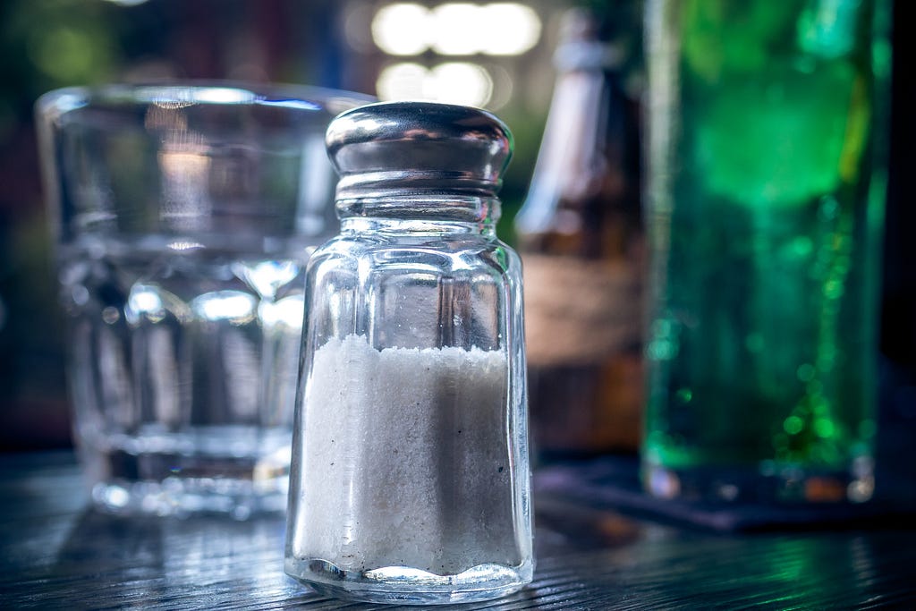 La sal que “no se ve”… ¡aprende a disminuir su consumo!
