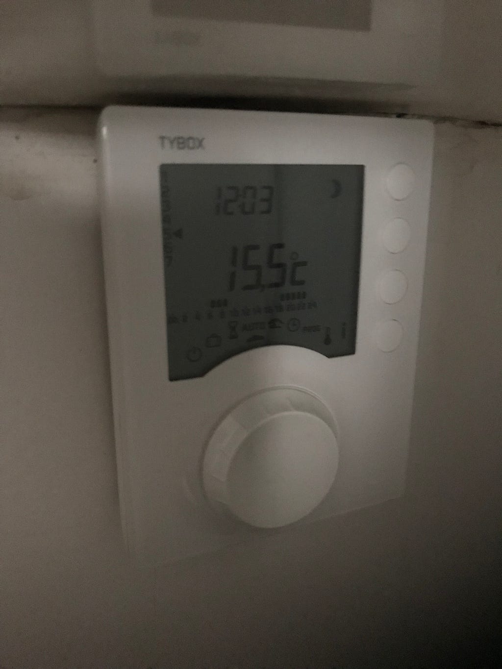 Thermostat to mitigate your temperature around the house