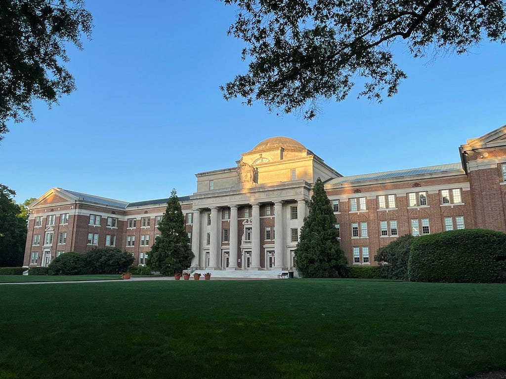 Picture of Davidson College’s campus
