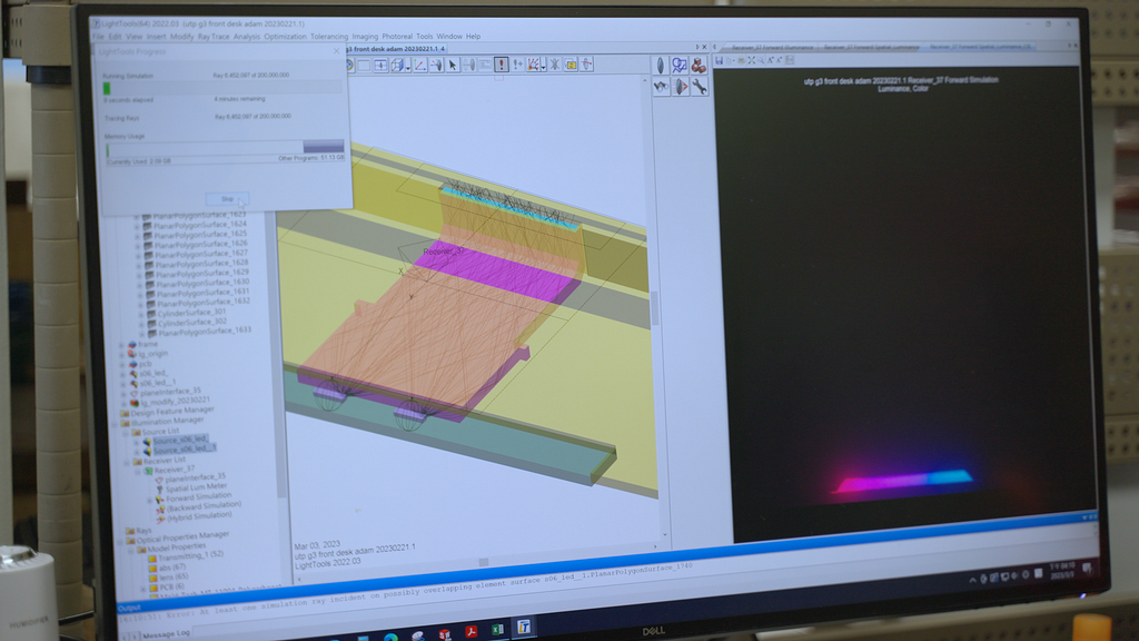 Ubiquiti CAE 團隊工程師透過軟體建模，模擬產品的光源、結構與熱流等設計面向。