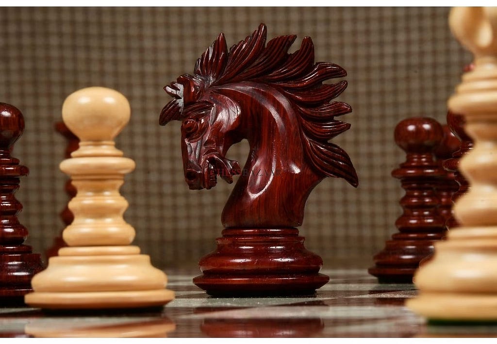 St. Petersburg Chess Pieces in Bud Rosewood & Boxwood