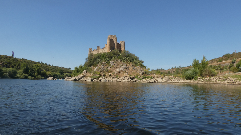 almourol castle castelo tejo river tagus templar