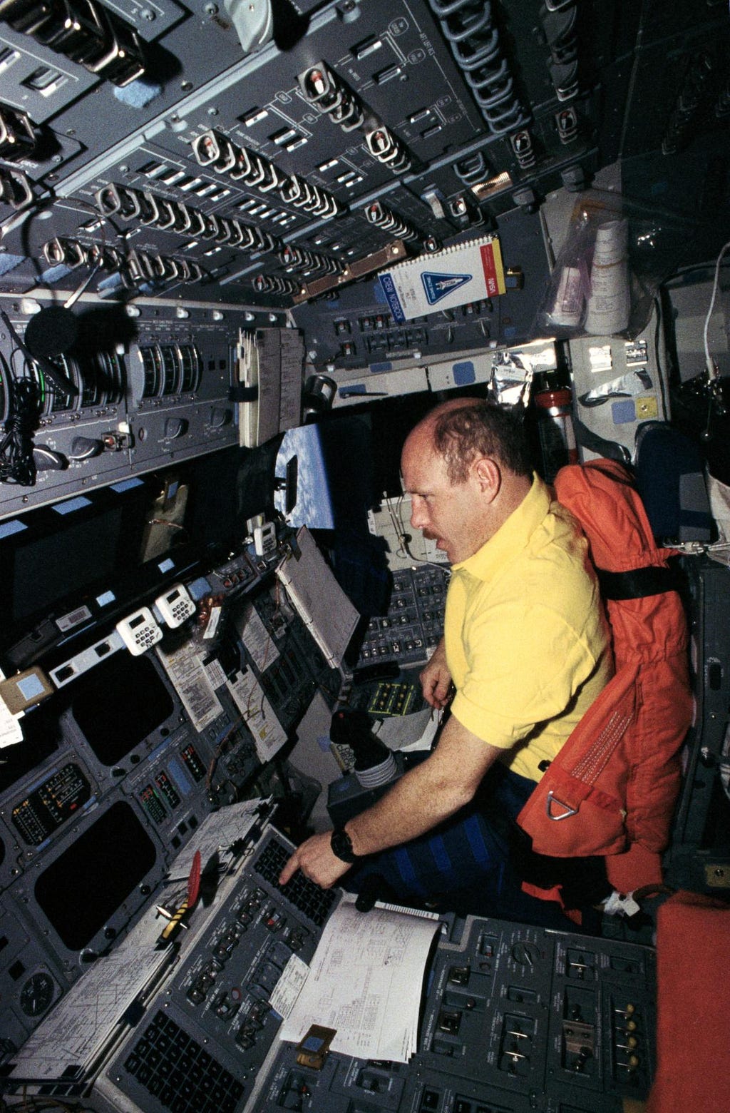 Astronaut Kenneth Bowersox at pilot’s station in Space Shuttle Endeavour — 1993