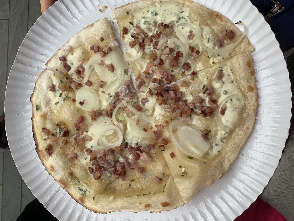 德國聖誕市集必吃—火焰餡餅Flammkuchen