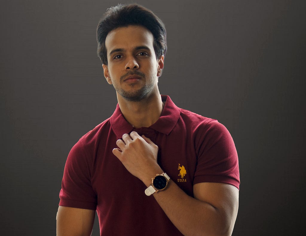 Mohit Kumar a fashion model from kolkata is seen featured for an International advertisment for MOTO 360 smart watch. Mohit Kumar is a renowned fashion and lifestyle influencer based in Kolkata, West Bengal, India and has seen success in the fashion world with his endorsements for big brands.