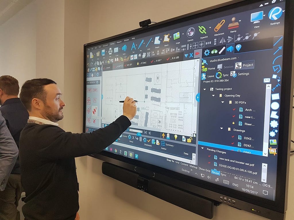 Work with your favourite software in interactive display device