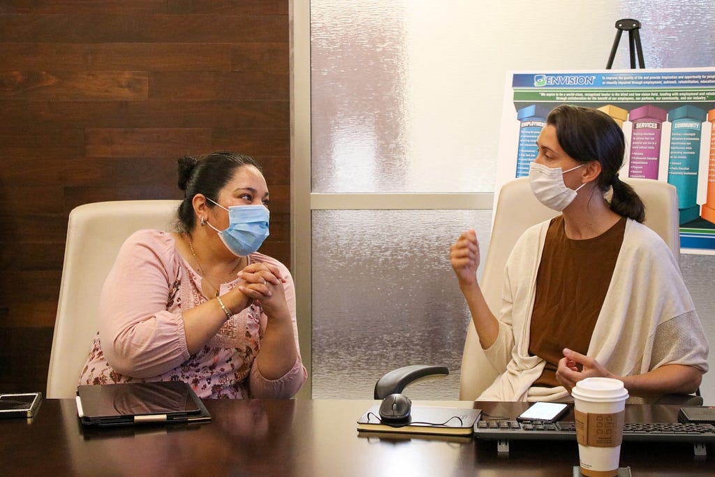 Claudia Amaro (Planeta Venus) and Debra McGrory (Sonify) at a training session in Wichita