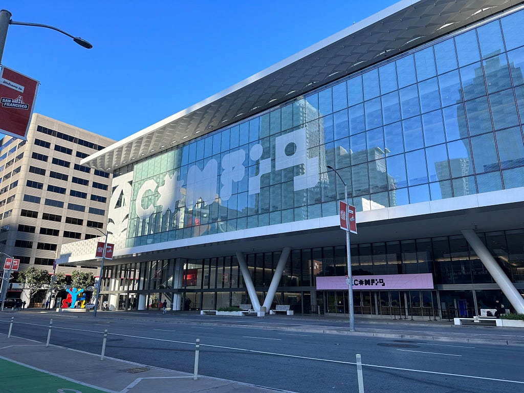 A panoramic picture of the Moscone Center during config