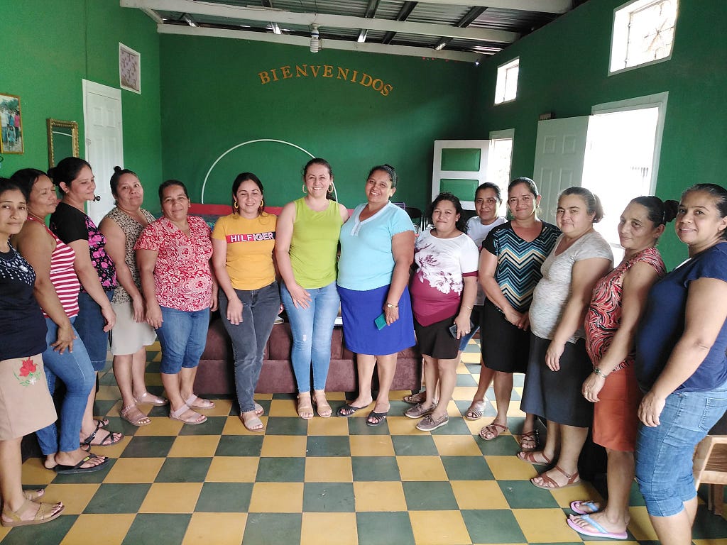 PHP Energy staff with members of local womens oranizations in El Níspero