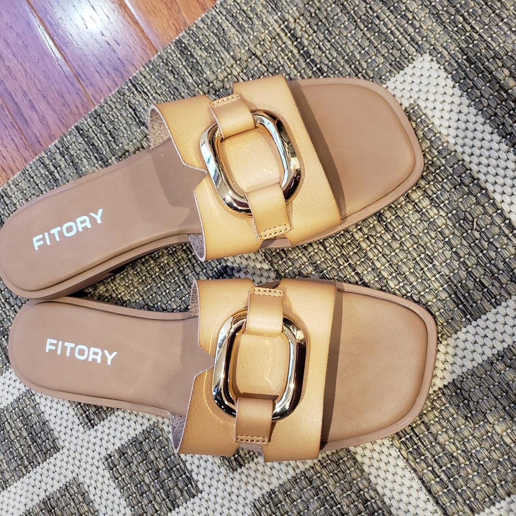 FITORY Women’s Flat Sandals Fashion Square Open Toe Slides With Metal Chain Slippers for Summer Size 6–11