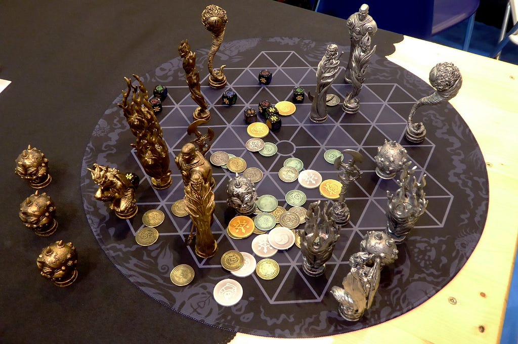 Beautifully elaborate gaming material for a modern chess version (Glyph Chess by Bluepiper Studio, designed by Liu Xiao)