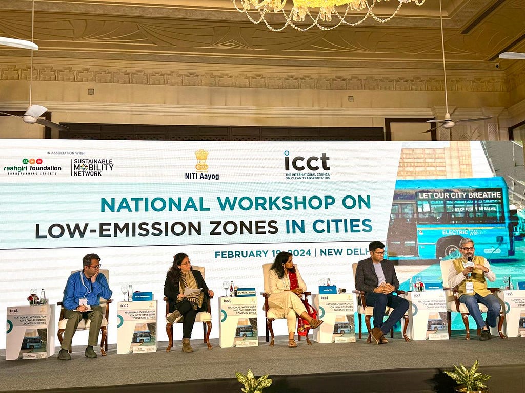 5 panelists, 3 men and 2 women, in a national workshop on low emission zones in cities