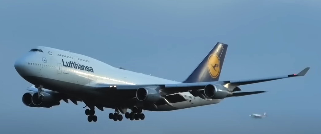 The Boeing 747: A Legacy of Innovation and the Variants That Never Wer