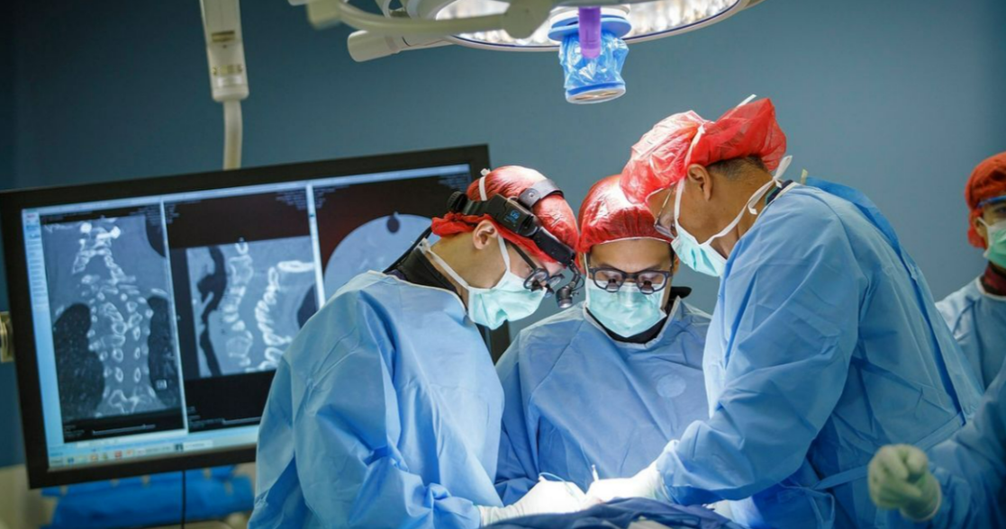 Dr. Larry Davidson on How Cloud-Based Surgical Platforms Empower Surgeons with AI Insights Anywhere