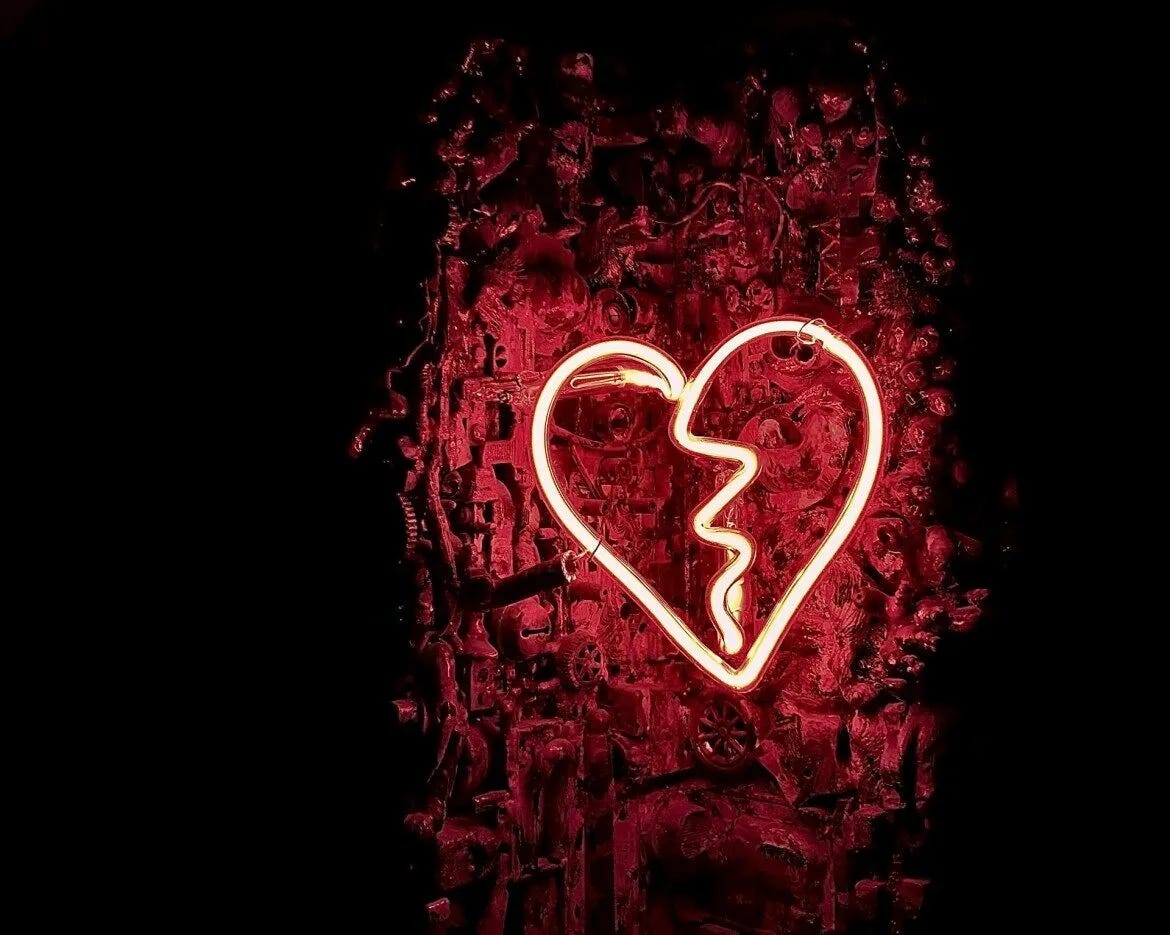[TrendyMediaToday.com] Romance Scams Roundup: All of the Romance Scams You Should Know to Keep Your Heart (and Bank) Safe {file_size} {filename}