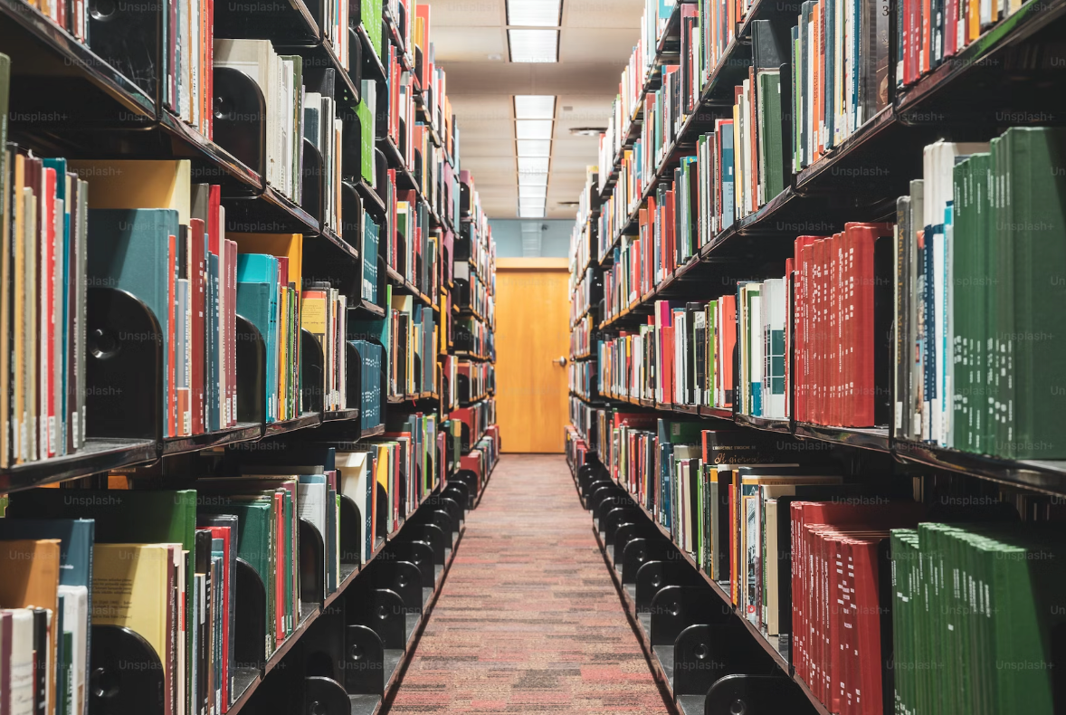 Using Knowledge Graphs to Reduce False Negatives in RAG
