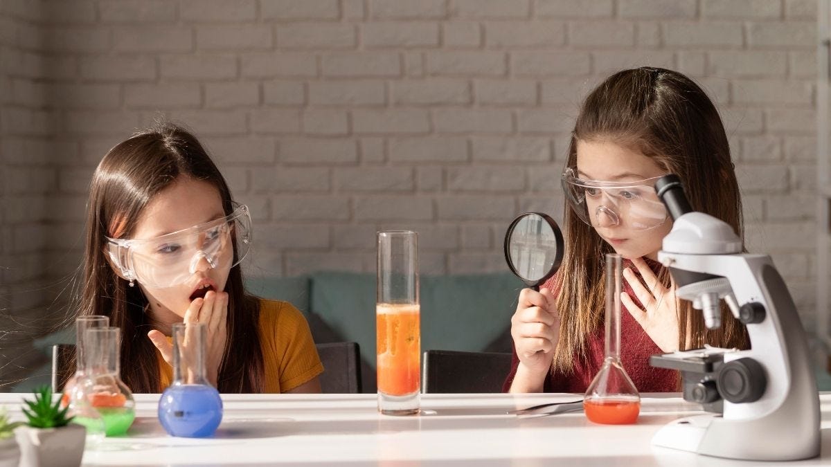 Bridging the Gap Between Technology and Art in Home Learning
