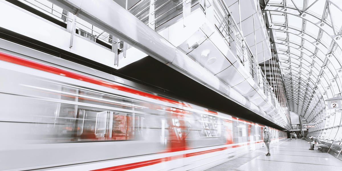Architecting self-coordinating IoT systems for reliability and resilience with .NET and SignalR