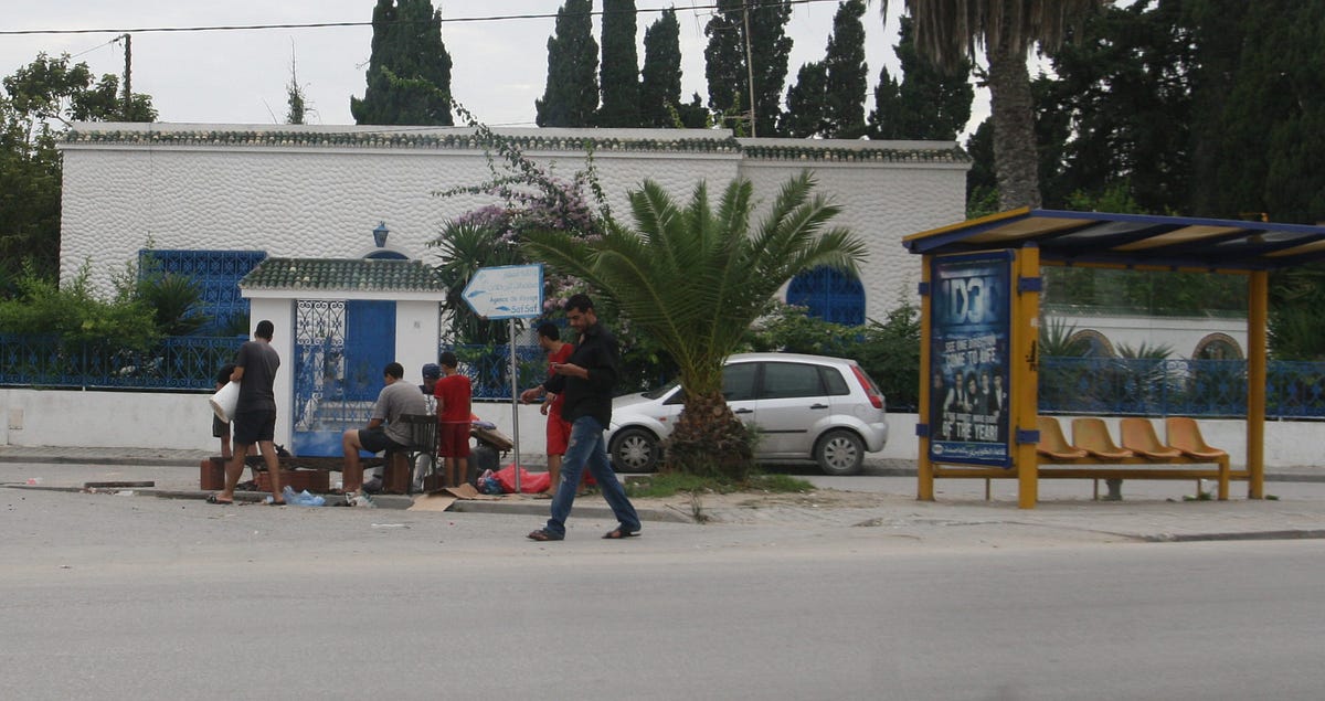 The Quiet Streets of Tunis – Notes from a Strange World 