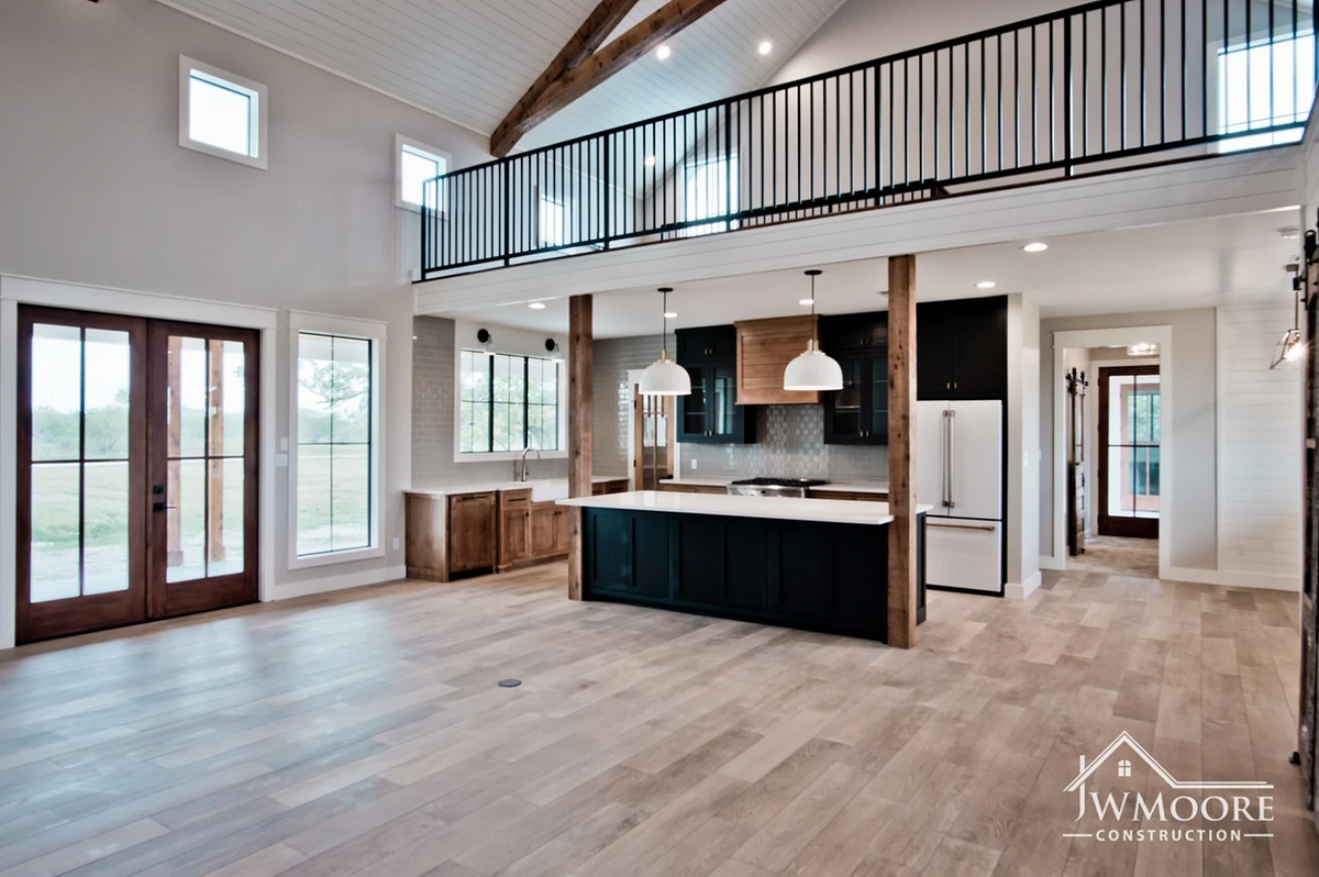 4 Most Captivating Farmhouse Barndominium Interiors That Are Perfect