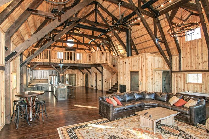 4 Most Captivating Farmhouse Barndominium Interiors That Are Perfect