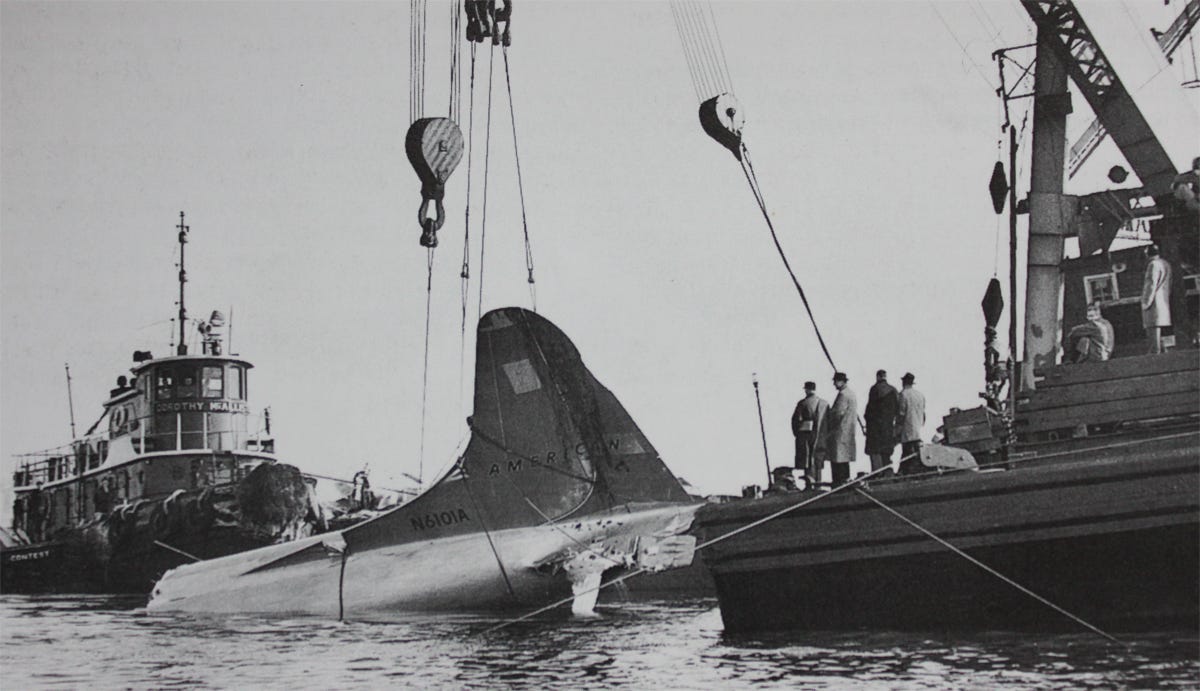 Foggy Waters: the crash of American Airlines flight 320