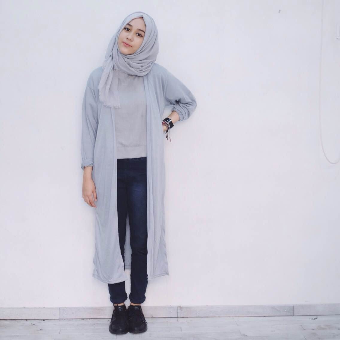 7 Gaya Hijab Buat Kamu Yang Suka Pakai Jeans Dan Kemeja Biar Gayamu