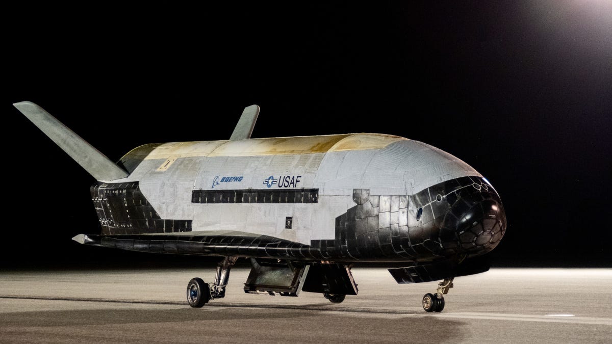 Secret Spacecraft X-37B Lands Back on Earth After Over 900 Days