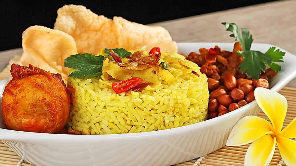 Hasil gambar untuk nasi kuning