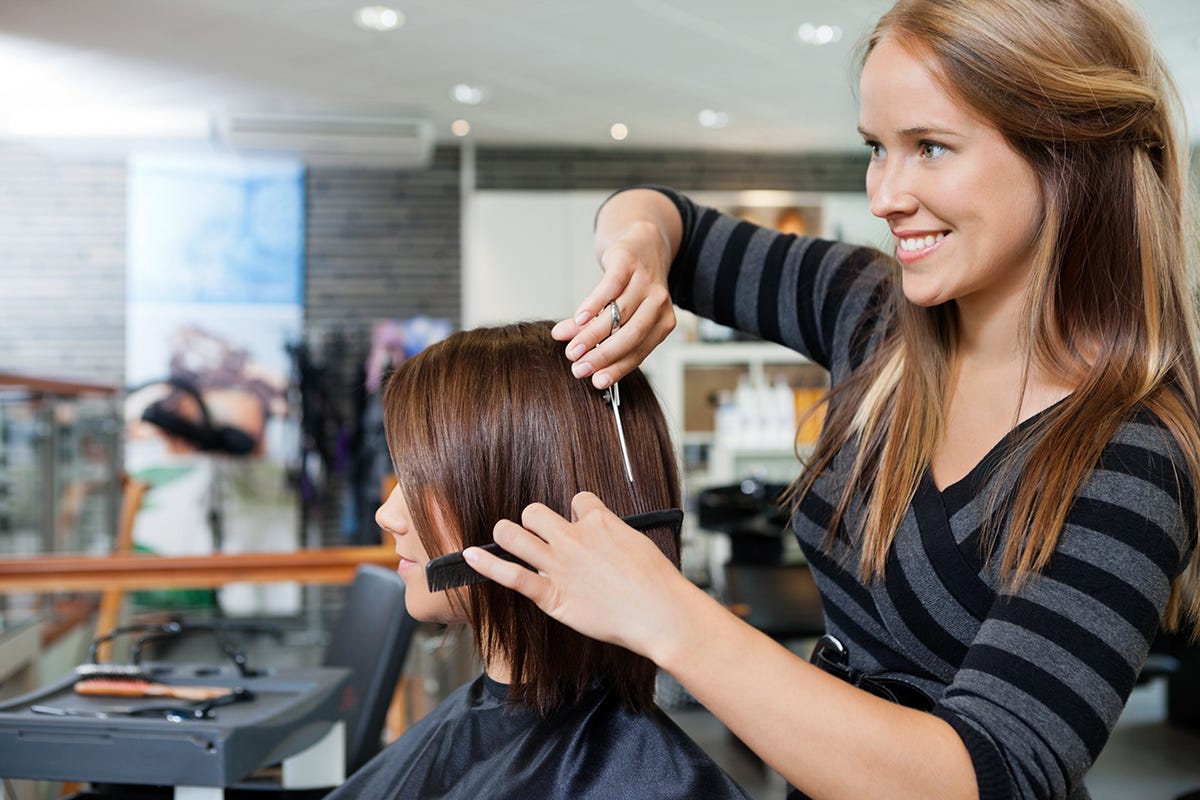 Benefits Of Hiring Mobile Hairdressers In Melbourne Here The Services Of Mobile Hairdressers In Melbourne Come Useful Are Salon Professionals Who Visit Clients At Their Home Or