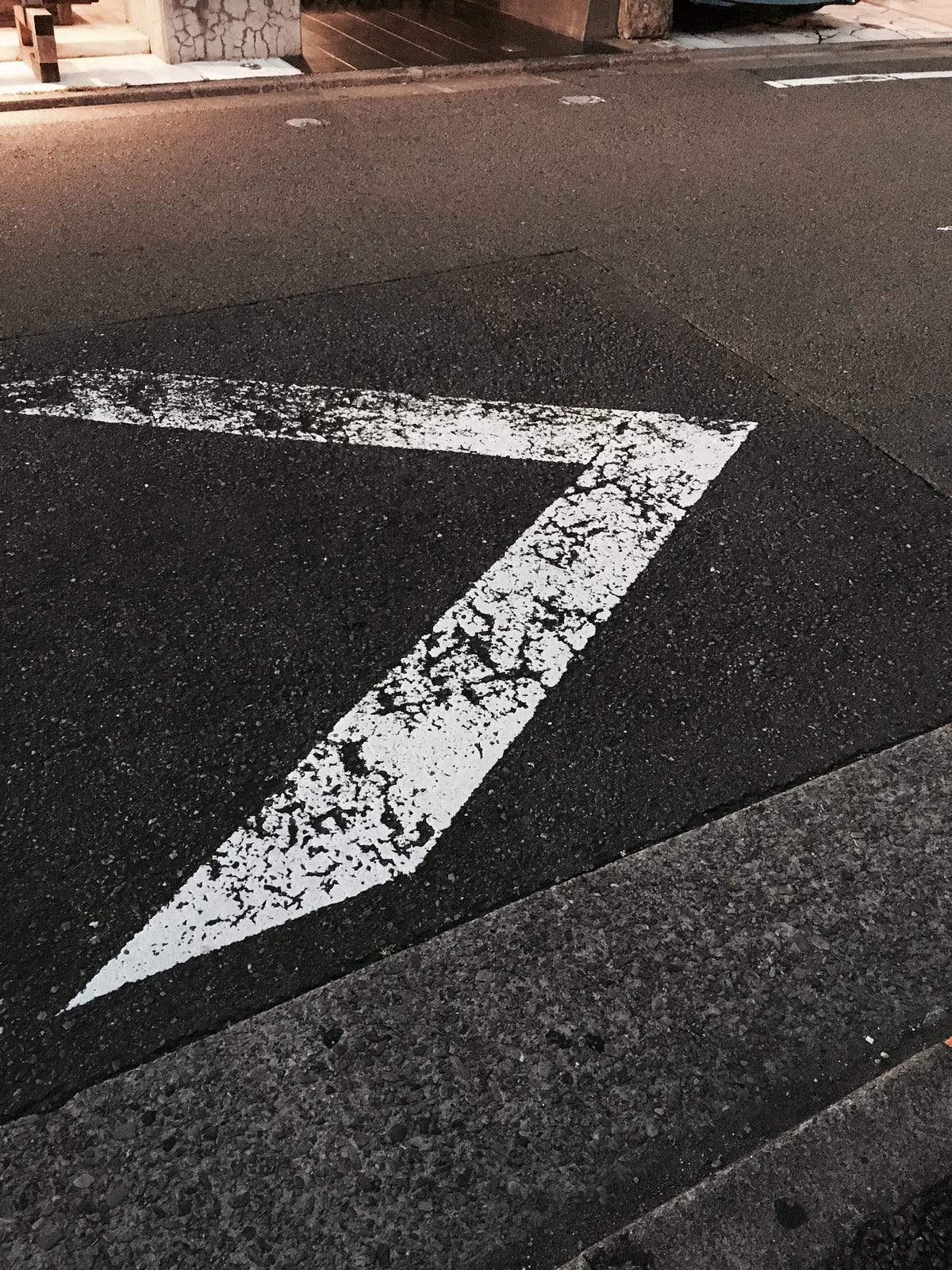 J Storyteller Medium
