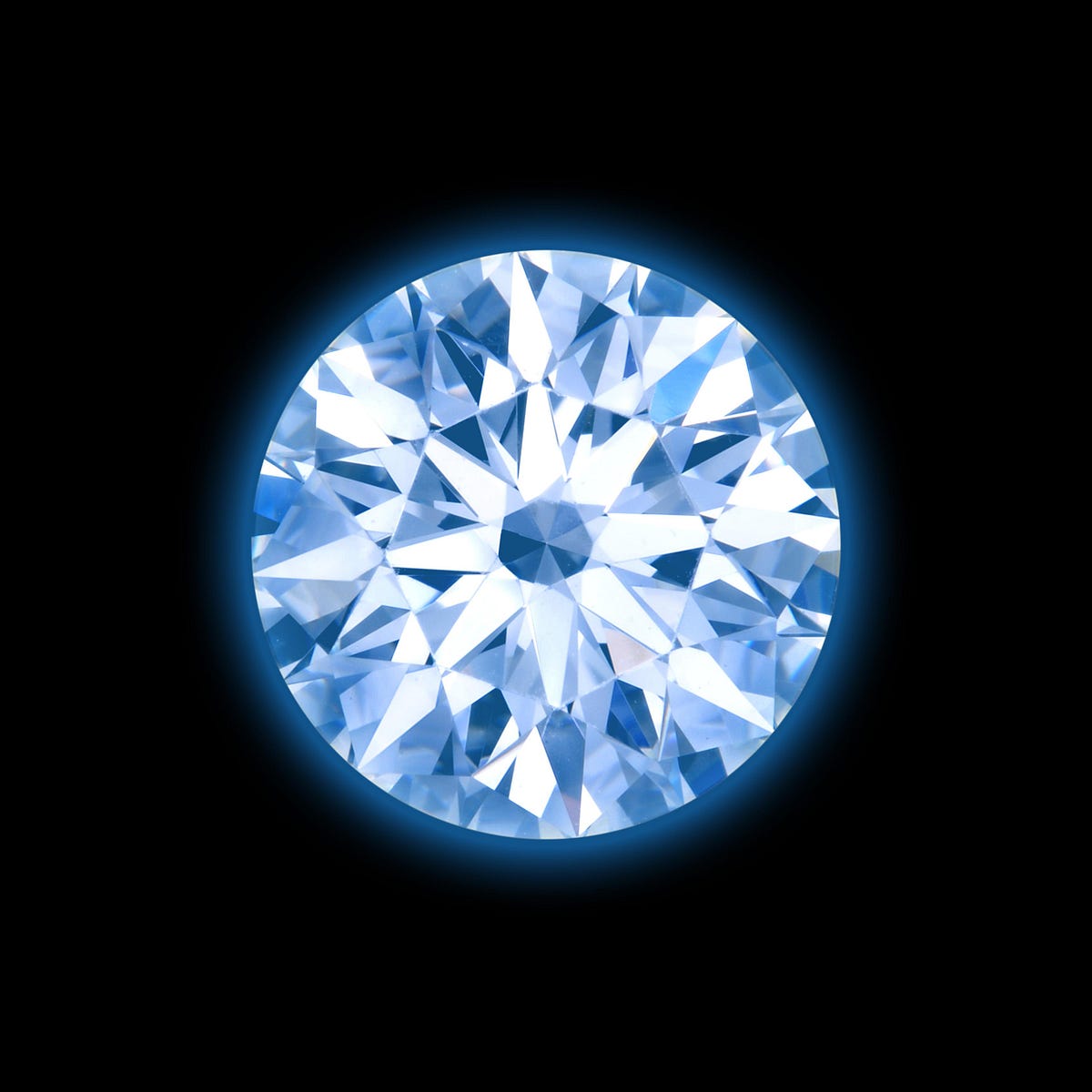 For a long time, diamond with a strong fluorescent has been rejected by convention.