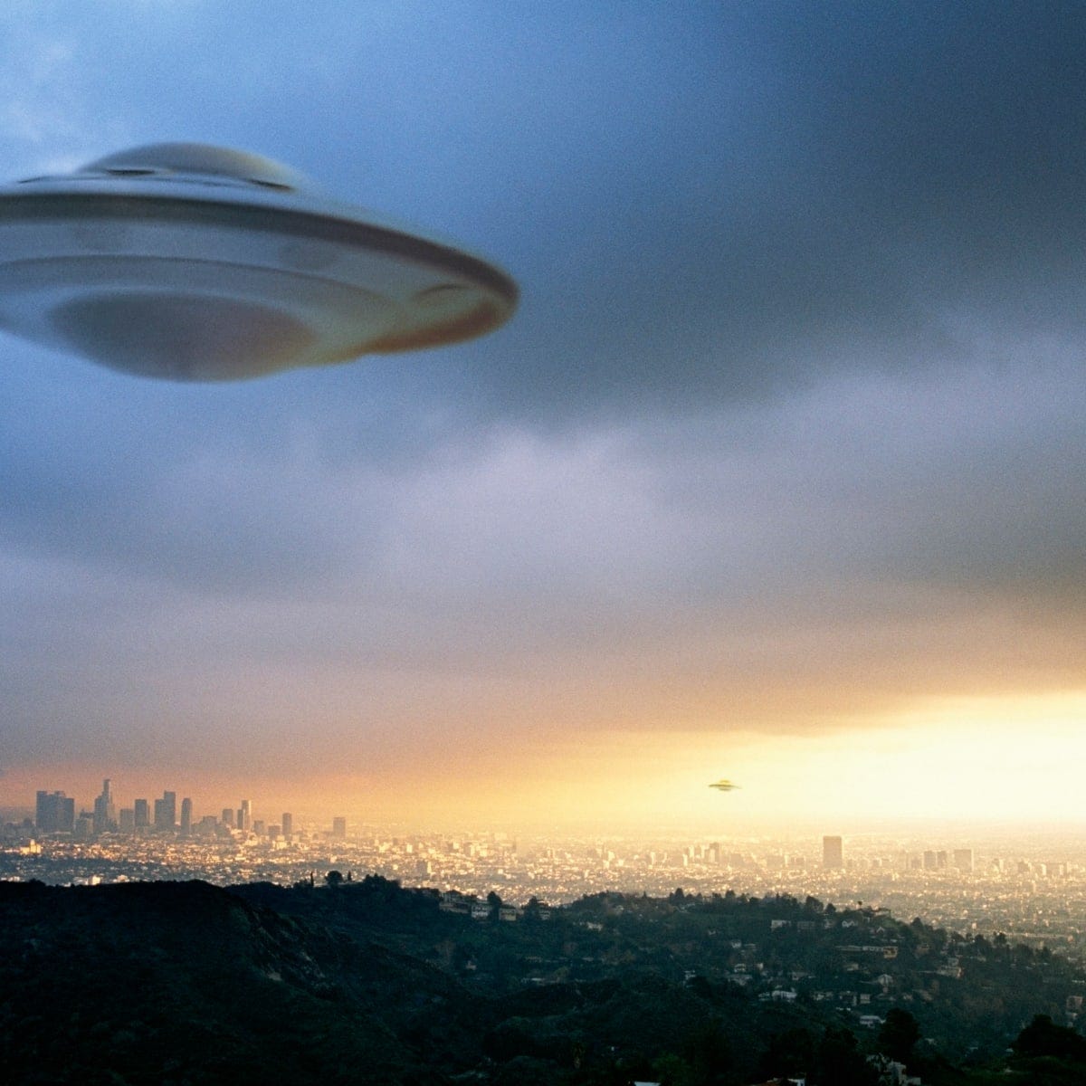 A journalist gathers credible UFO evidence.