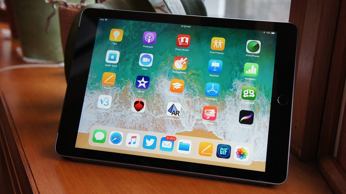 Appleâ€™s most affordable iPad is so good, so smart, so