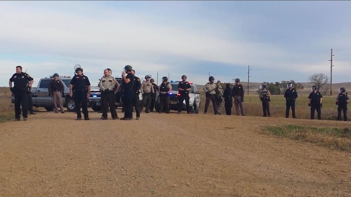 Armed police swarm Native Americans praying along North Dakota road - ThinkProgress