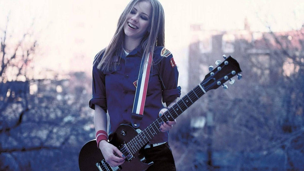 Avril Lavigne S Sk8er Boi Came Out 15 Years Ago Today And It S Just As   1*dGfZE3PmWXAMIqqoGIOMKg 