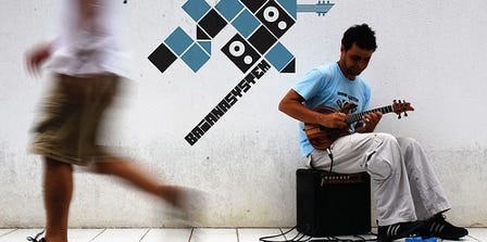 O Teste do Ácido da Guitarra Baiana Elétrica – O Inimigo – Medium