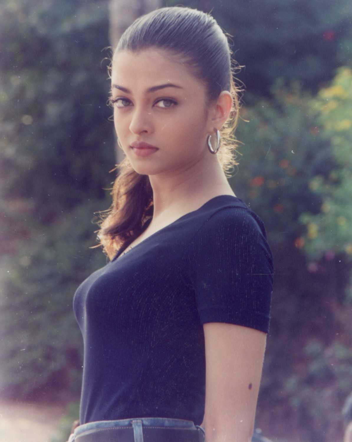 Jeans 1998 Tamil in HD - Einthusan