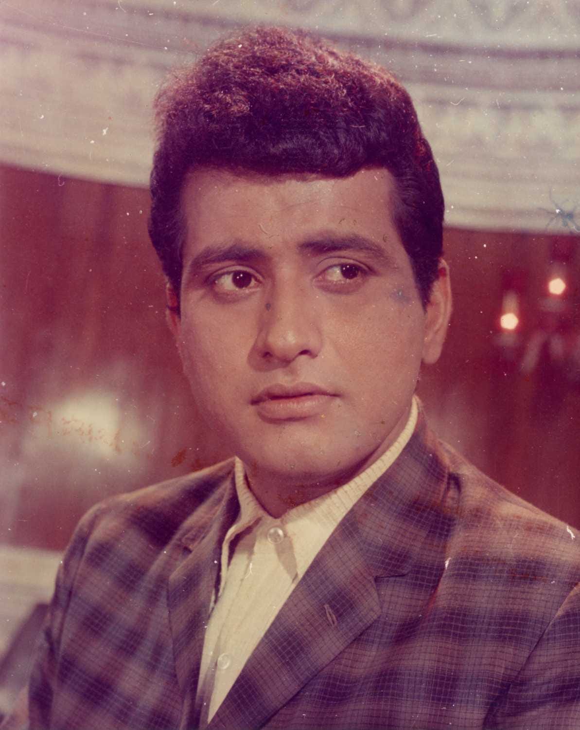 Wishing Manoj Kumar many happy returns of the day on his 80th birth