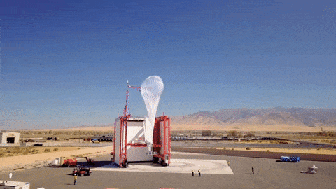Uno dei palloni aerostatici di Loon durante la fase di lancio