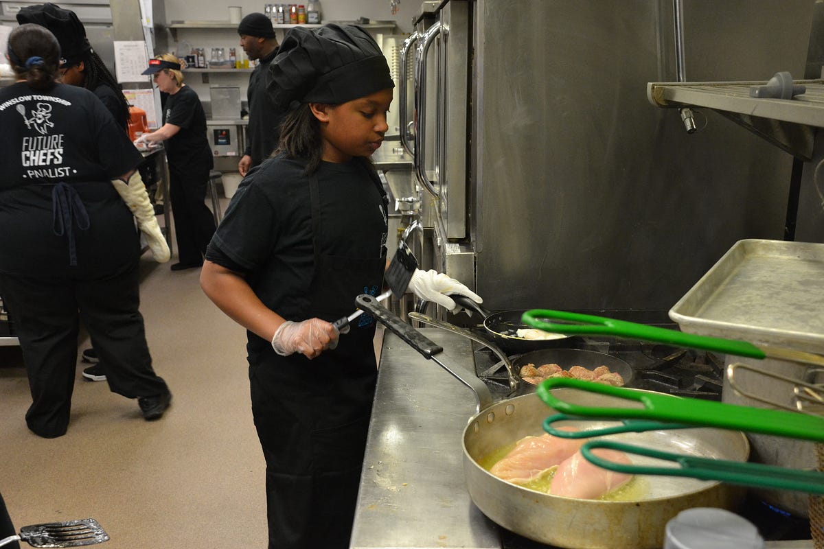 Winslow students compete in Future Chef culinary competition