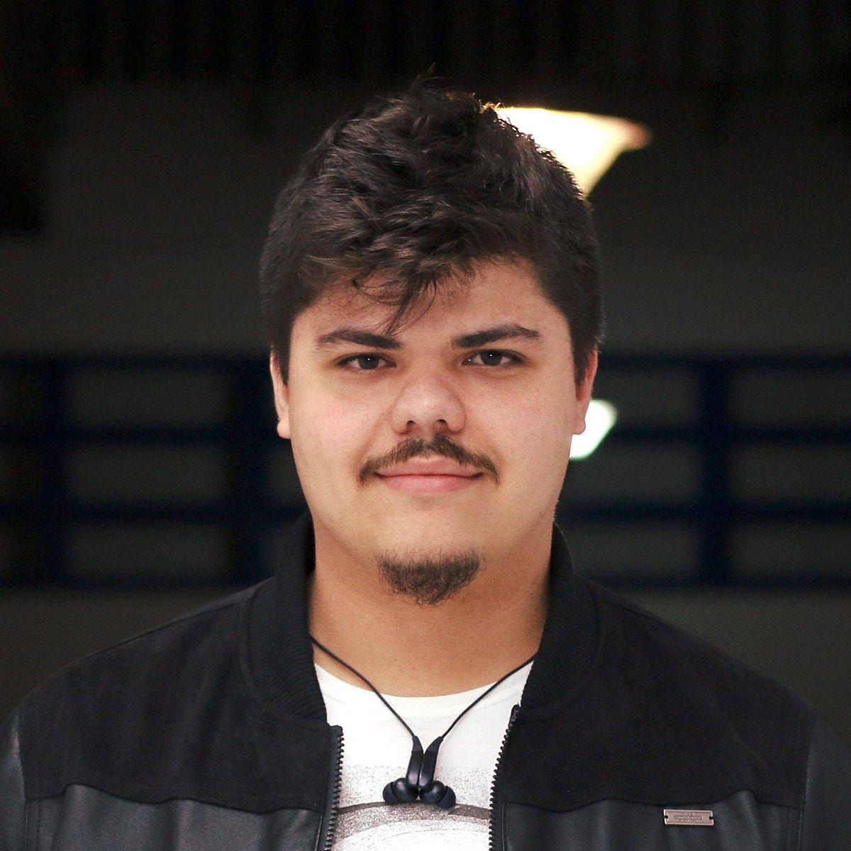 Cristiano Costa Medium